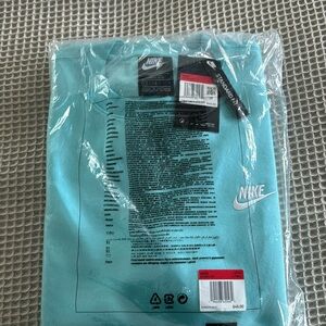 Nike sweatshirt nwt